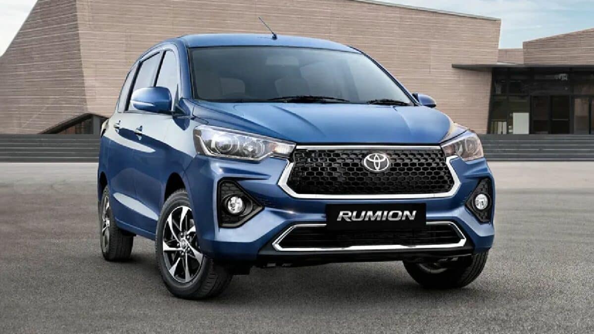 Toyota Rumion Front Three Quarters